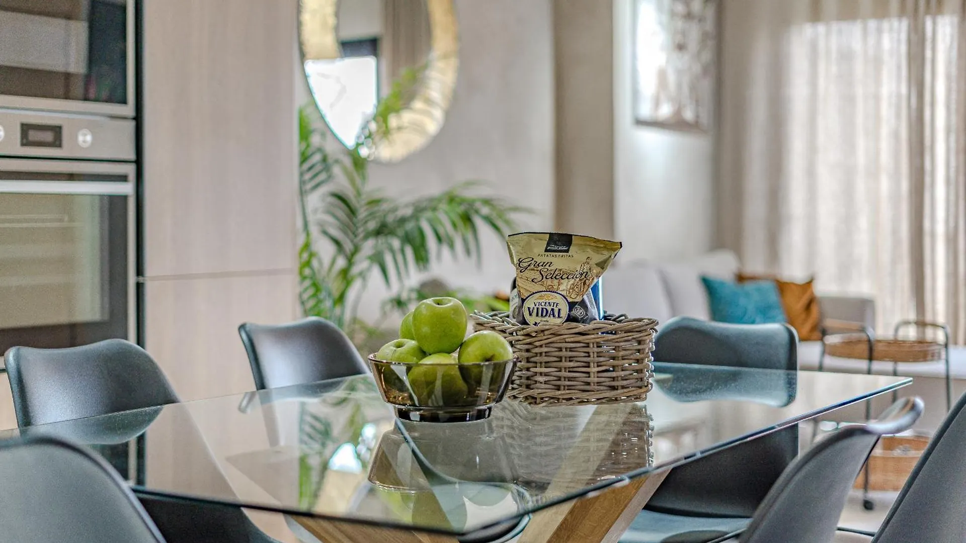 Bali Smart Home Hi-End Services Media Streaming Costa Adeje  0*, Costa Adeje (Tenerife) Spanje